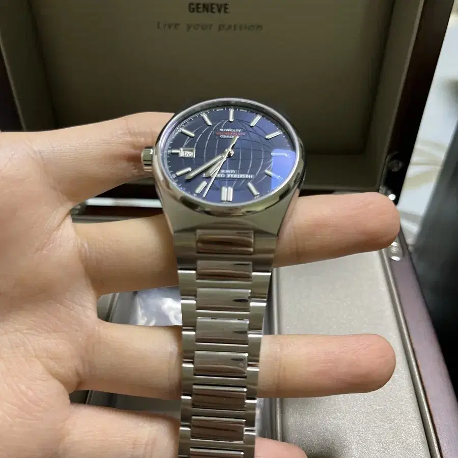 프레드릭 콘스탄트 하이라이프 39mm