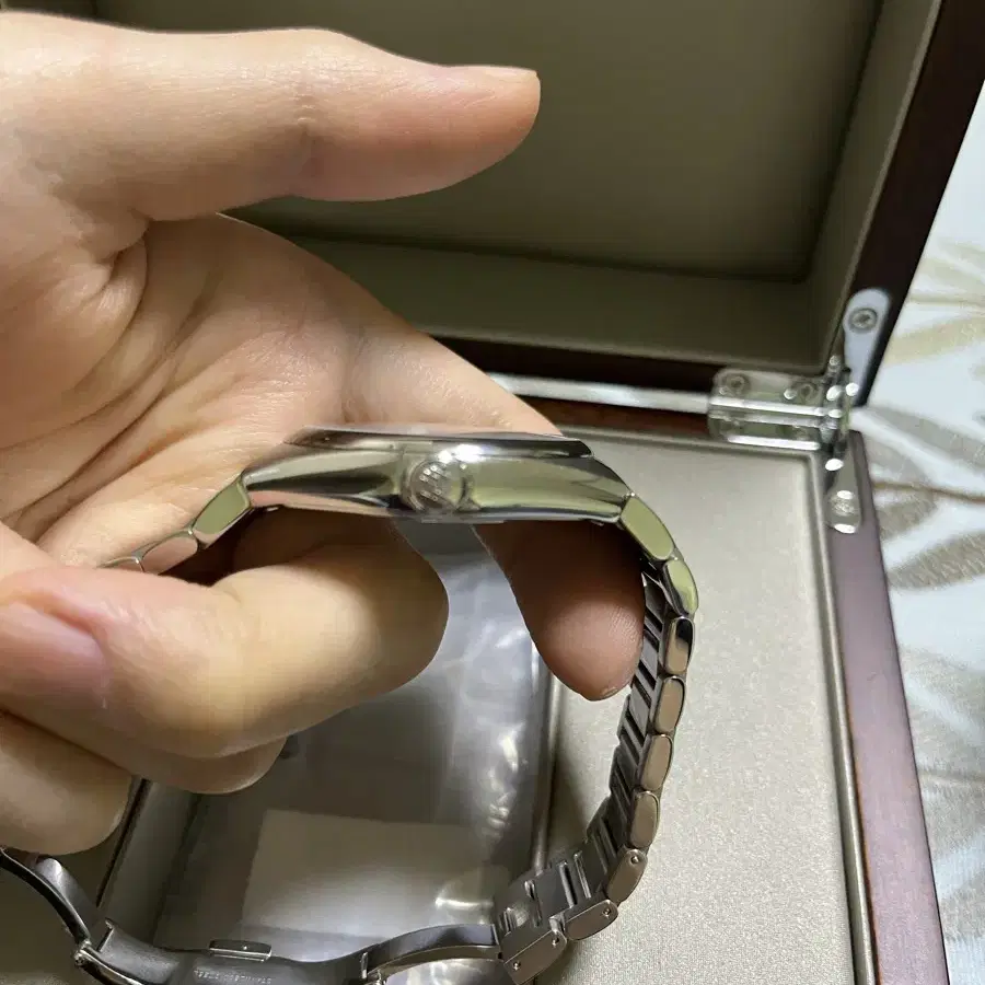 프레드릭 콘스탄트 하이라이프 39mm