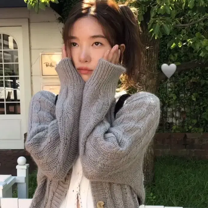 더바넷 Grey Granny Cable Knit Cardigan