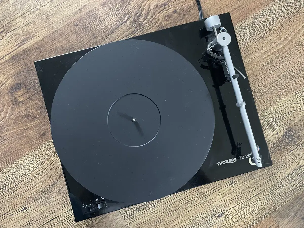 Thorens 토렌스 턴테이블 TD203