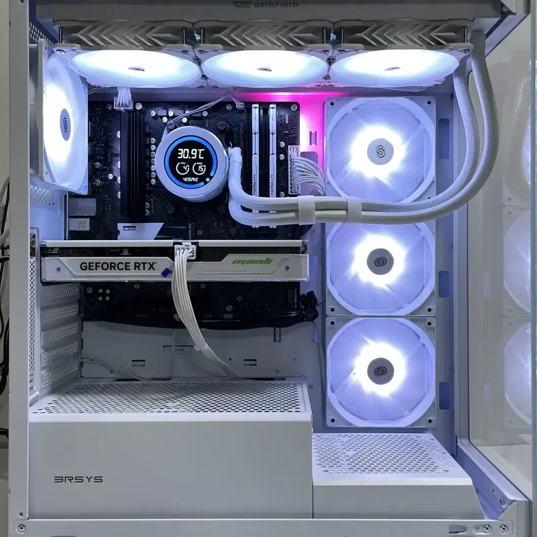 라이젠 7500F, RTX4060Ti 수냉 화이트PC본체