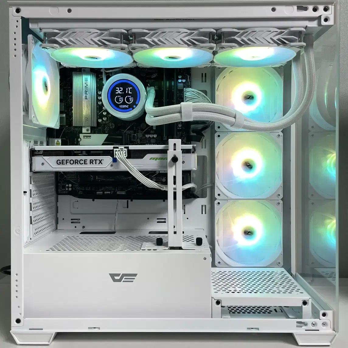 라이젠 7500F, RTX4060Ti 수냉 화이트PC본체