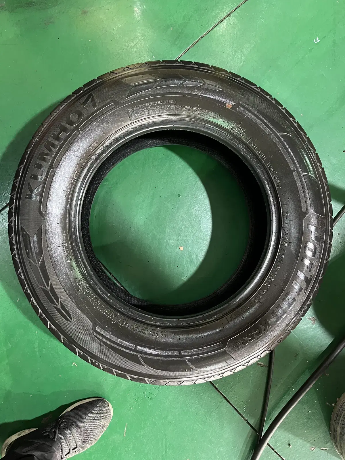 중고 215/70R16 금호 4개 팝니다.