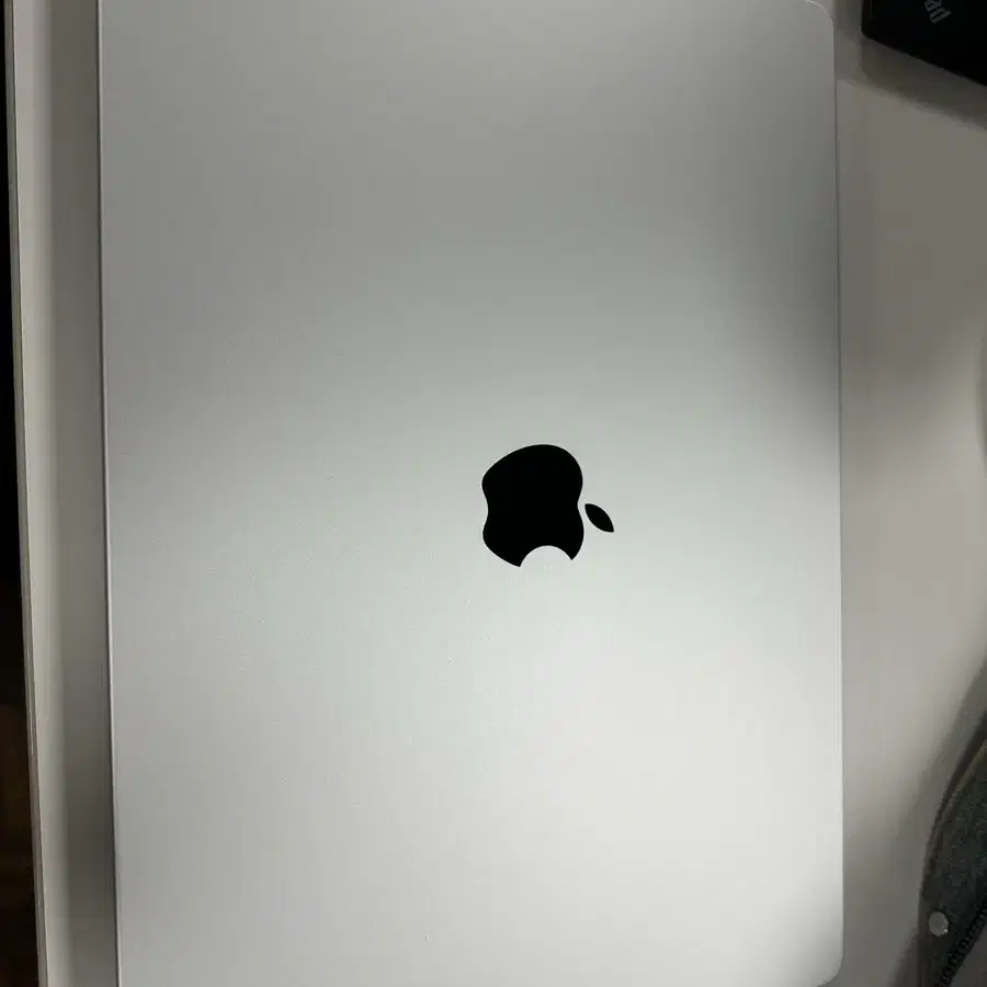 Macbook pro 16 m1 max 실버 (애케플 포함)