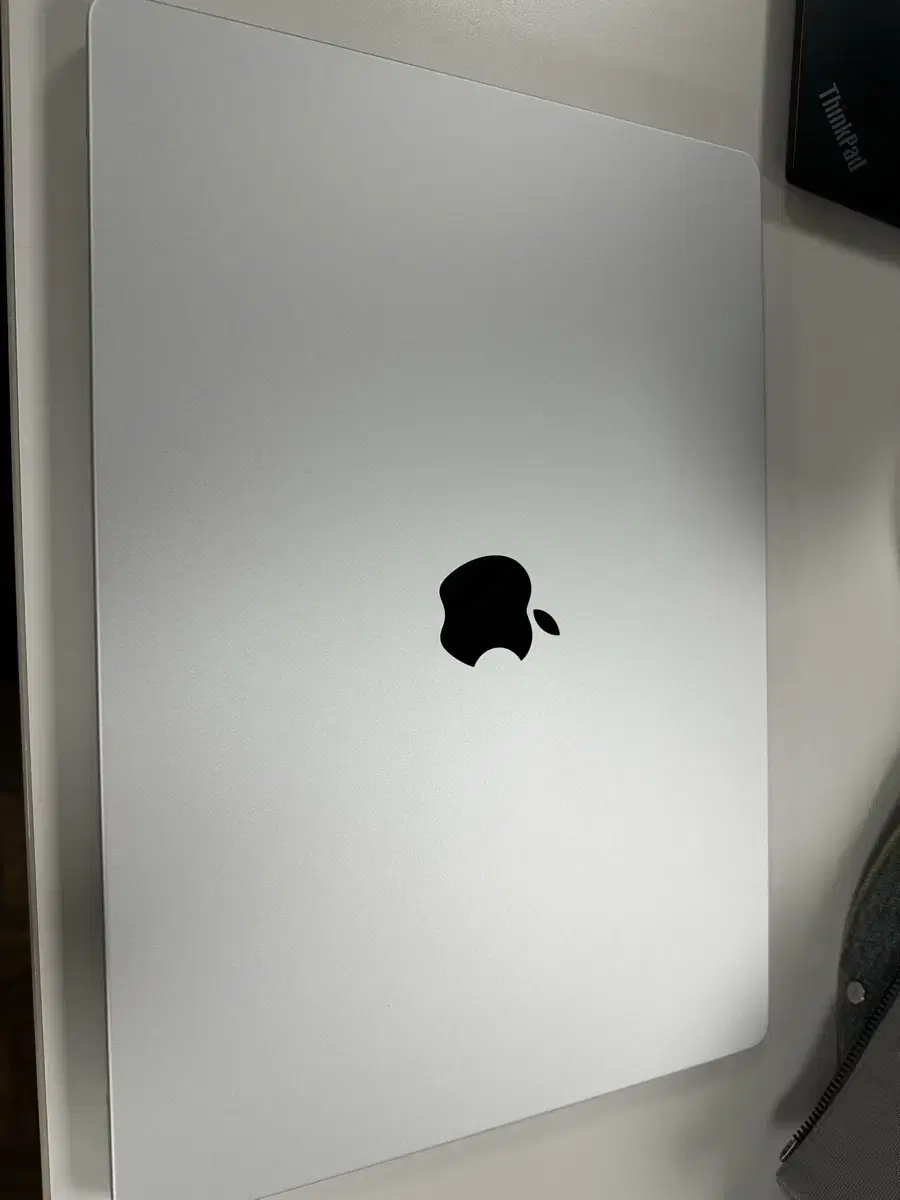 Macbook pro 16 m1 max 실버 (애케플 포함)