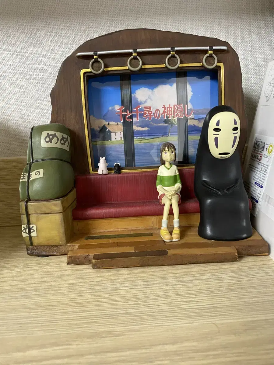 Ghibli Sen and Chihiro Bookstand Diorama