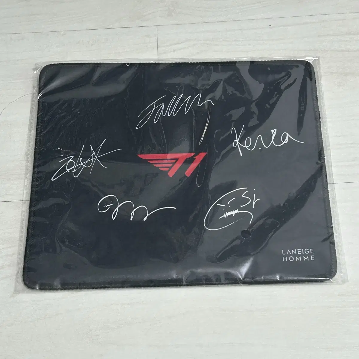 T1 Ranez Homme Mousepad sealed I am selling my new T1 Ranez Homme Mousepad.