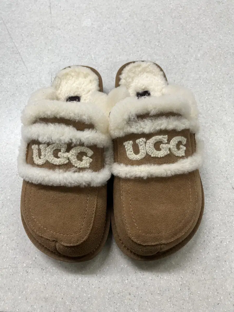 호주 UGG 시어링 여성신발