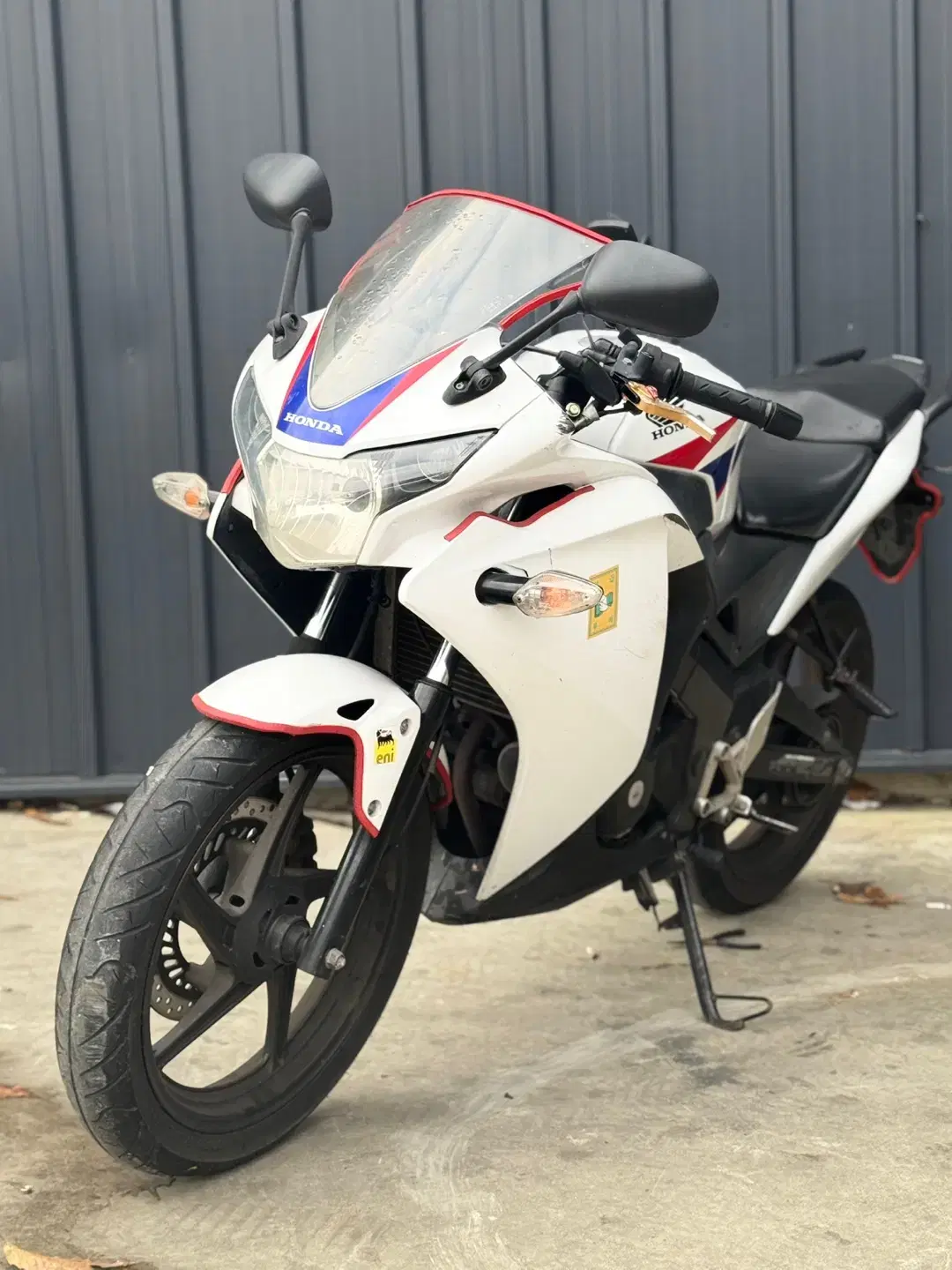 혼다 cbr125r 건담12년식 2만 순정차량 시세보다 저렴히 판매합니다