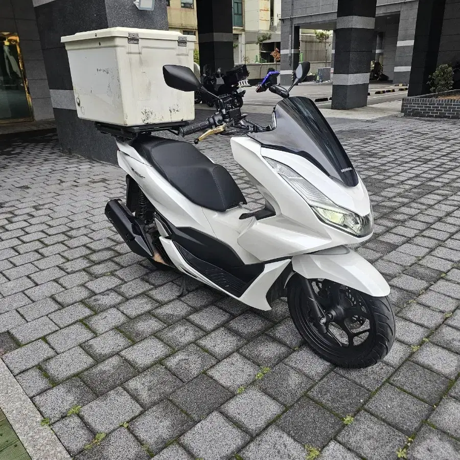 pcx125 22년식 팝니다