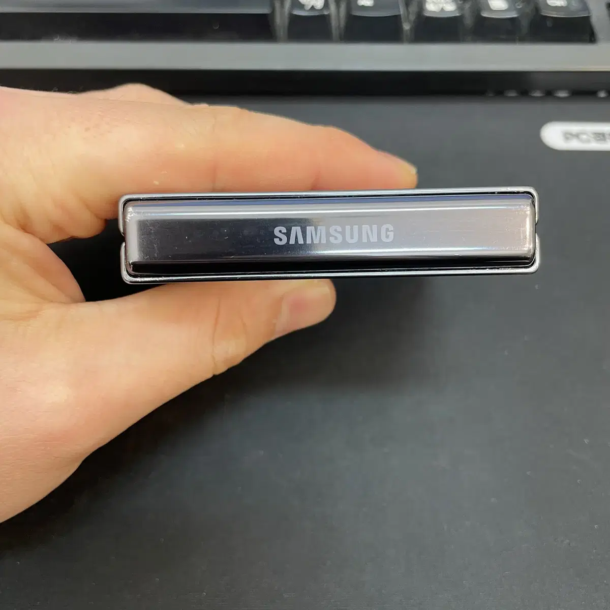 갤럭시Z플립5 블랙 512GB 무잔상 상태좋은 중고51만7천팝니다.