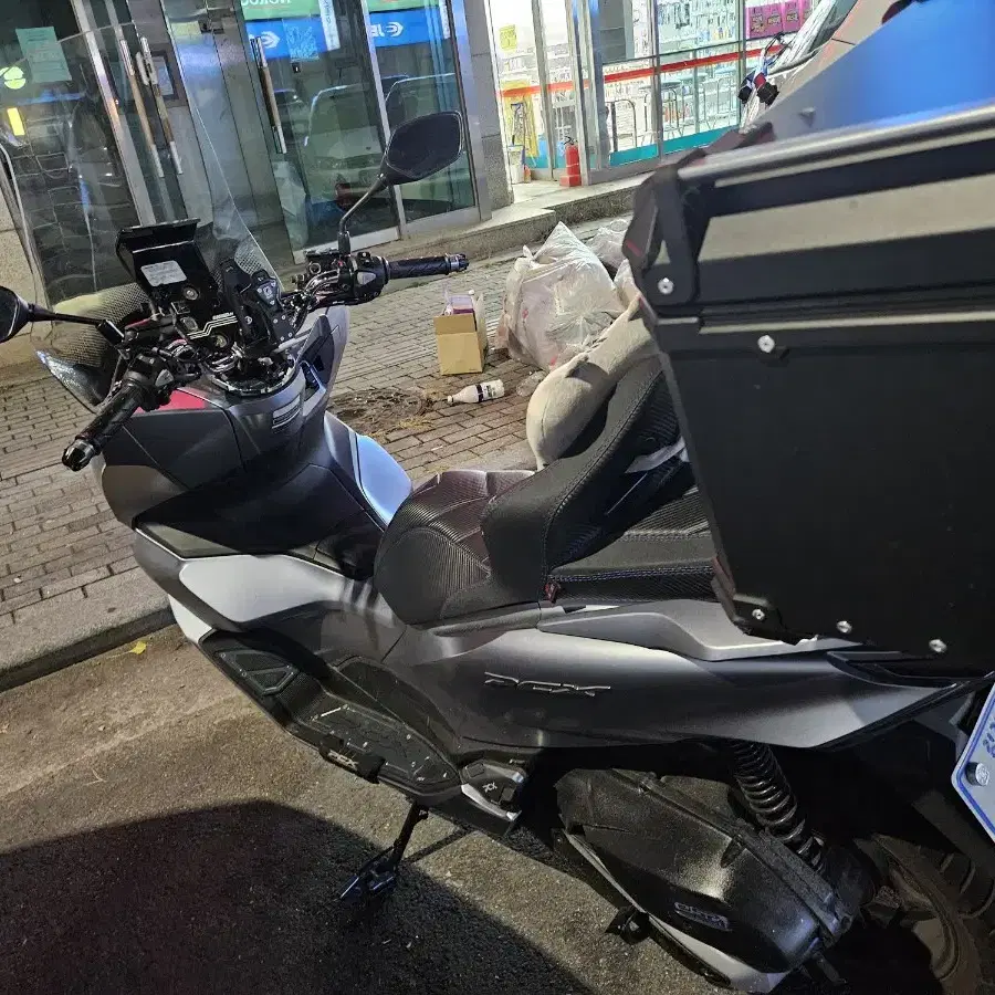 22년식 pcx125 팝니다