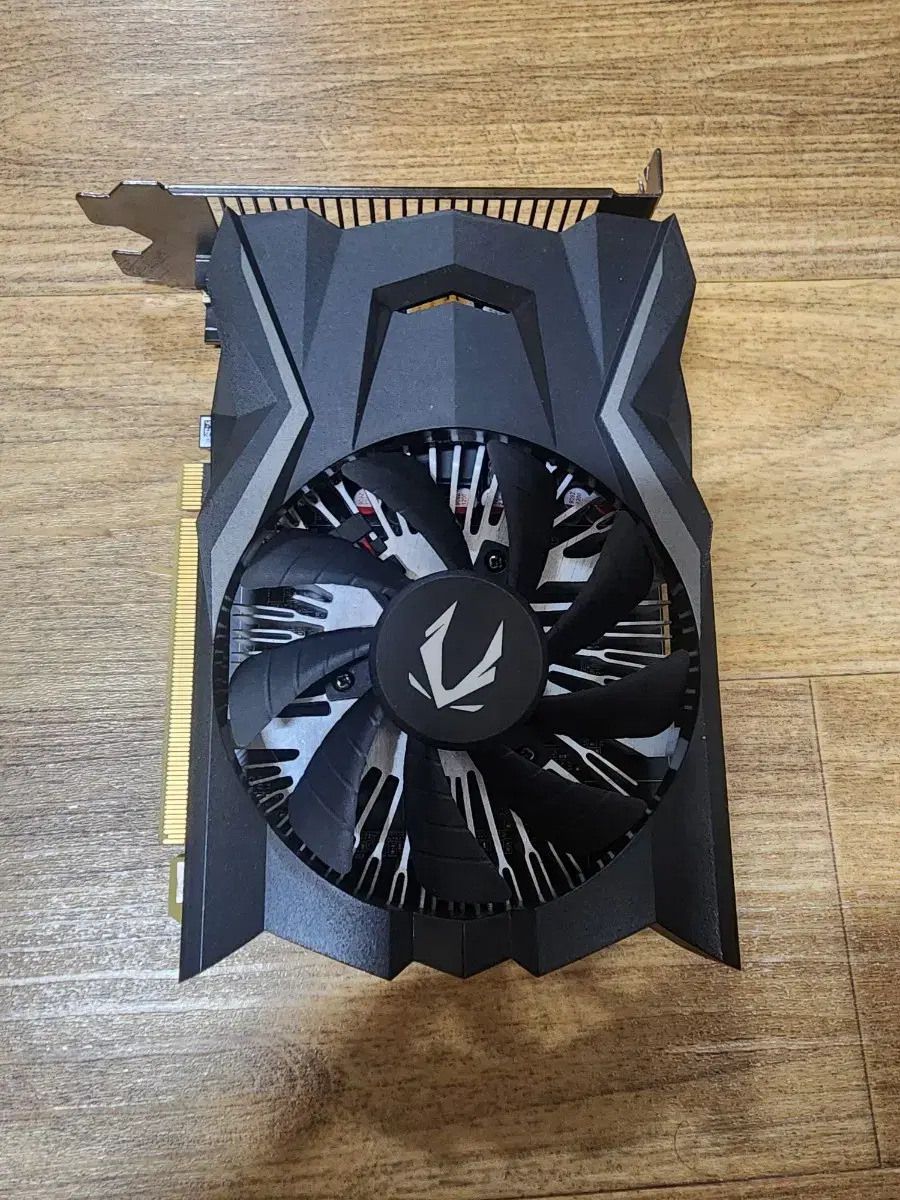 조텍 게이밍 gtx1650 거의새거 급매