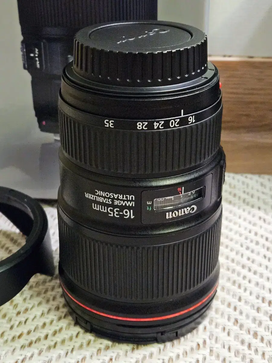 캐논 ef 16-35 f4 L is USM 신품급 판매합니다.