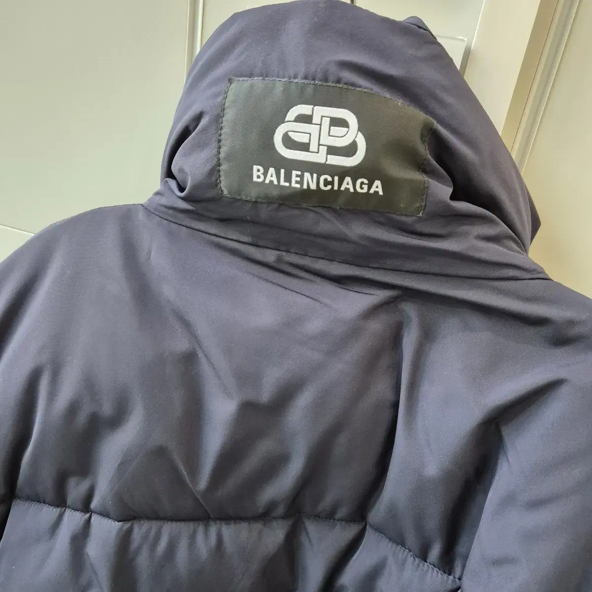 발렌시아가 Balenciaga 롱패딩_오버핏