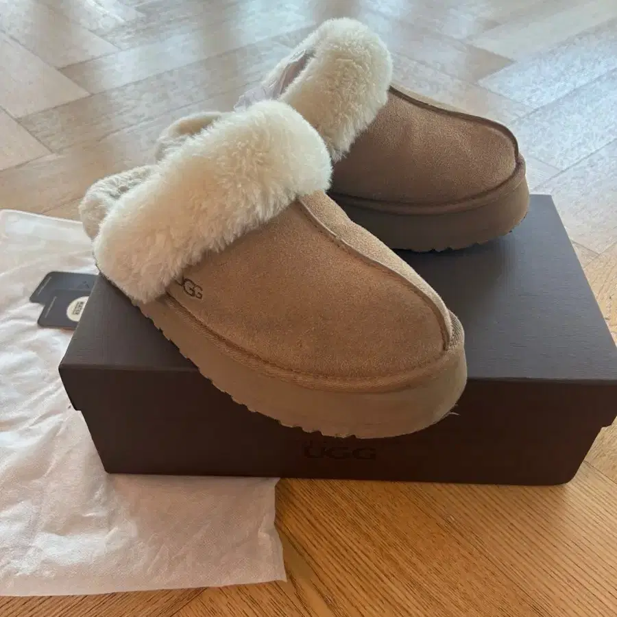 어그 UGG 디스케트 털슬리퍼 체스트넛 250