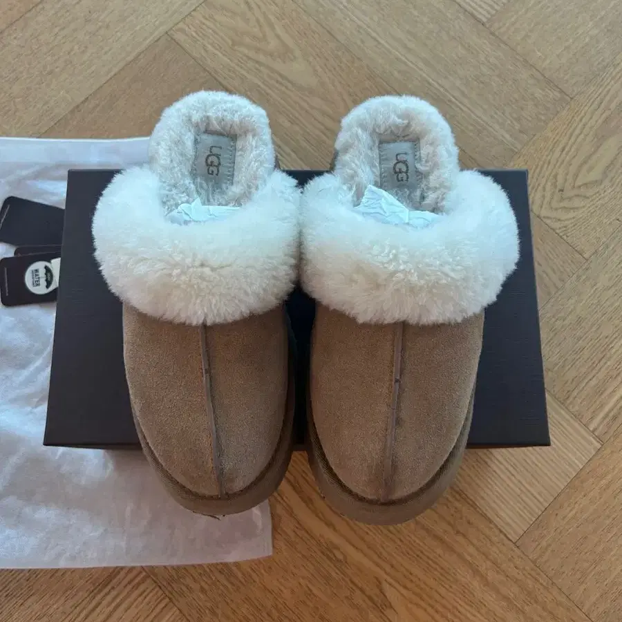 어그 UGG 디스케트 털슬리퍼 체스트넛 250