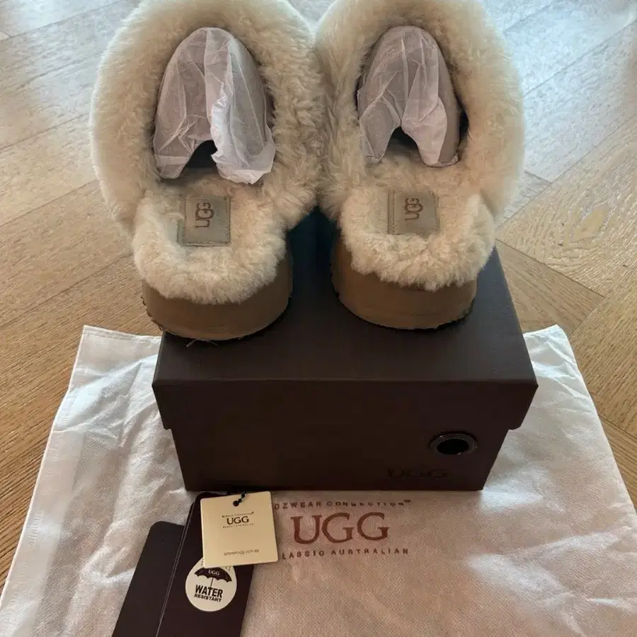 어그 UGG 디스케트 털슬리퍼 체스트넛 250