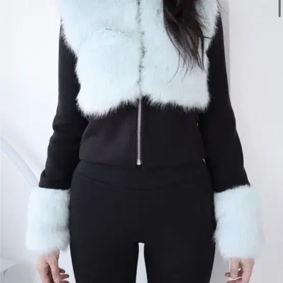 클라따 rounding fur zip-up, black 라운딩 퍼 집업랙