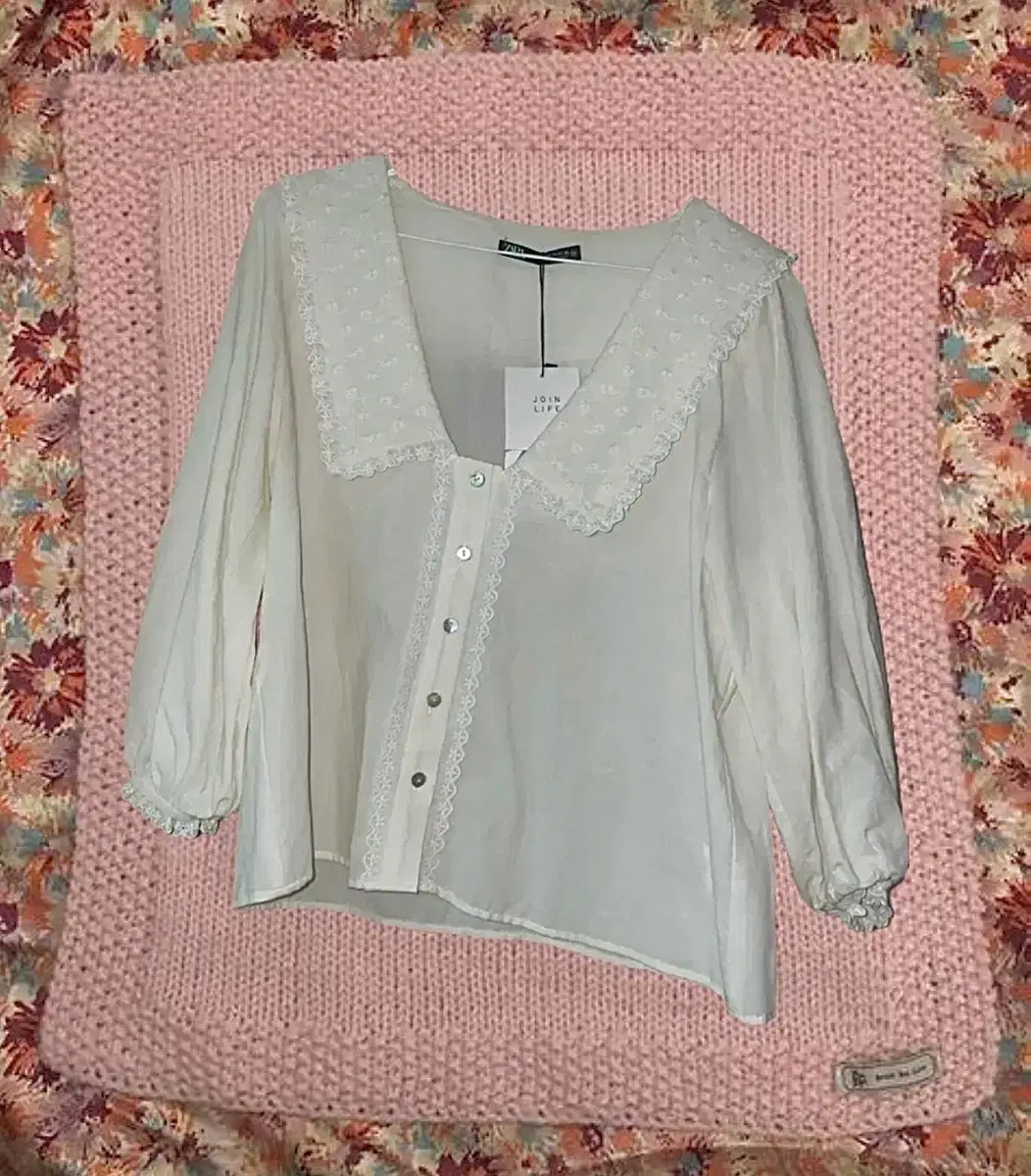 자라 빈티지 블라우스 ZARA Blouse with embroidere