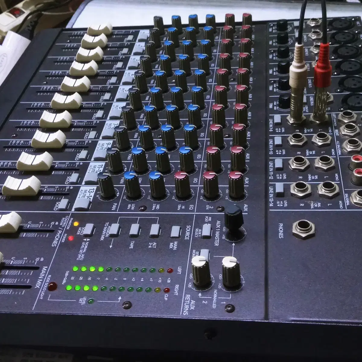 MACKIE 1402 -VLZ PRO 14CHANNEL MIC MIXER