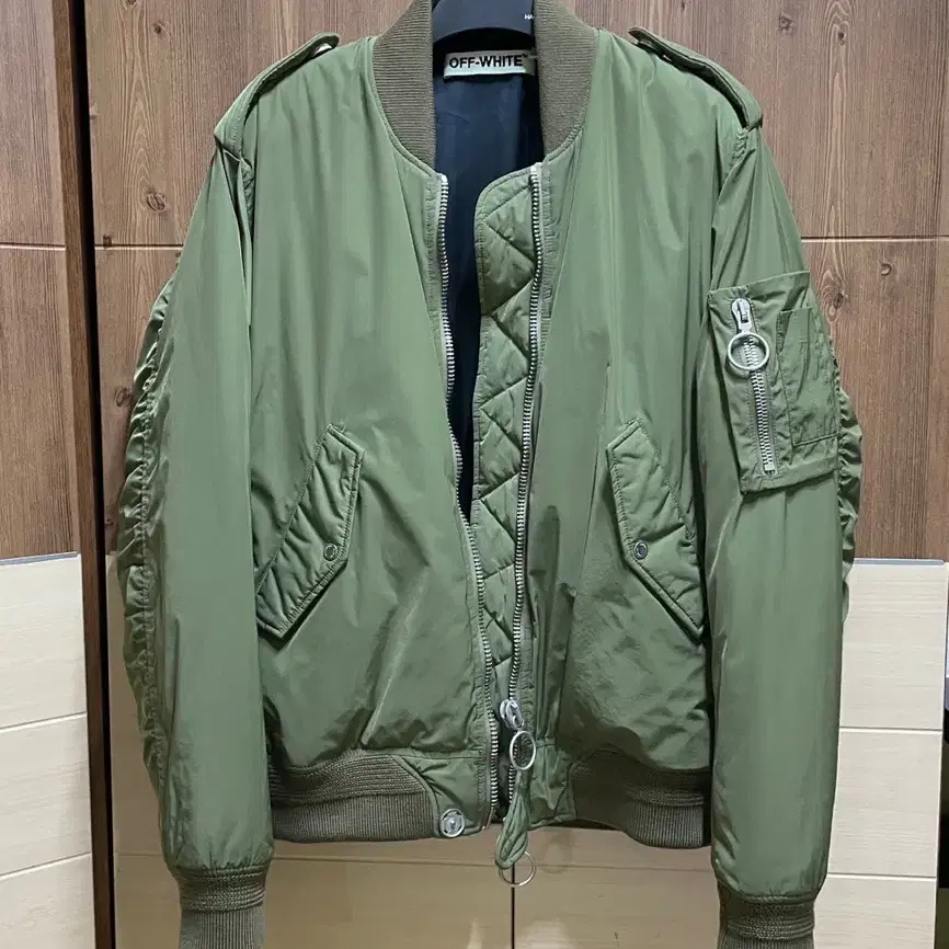 오프화이트 / 16FW 밀리터리 MA-1 봄버 자켓 / 올리브 / 105