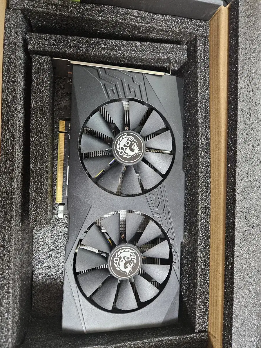 라데온 rx580 8gb 2048sp 풀박 팝니다