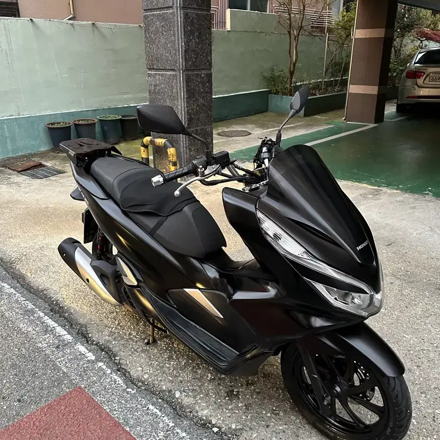 18년식 pcx125 오토바이 판매합니다