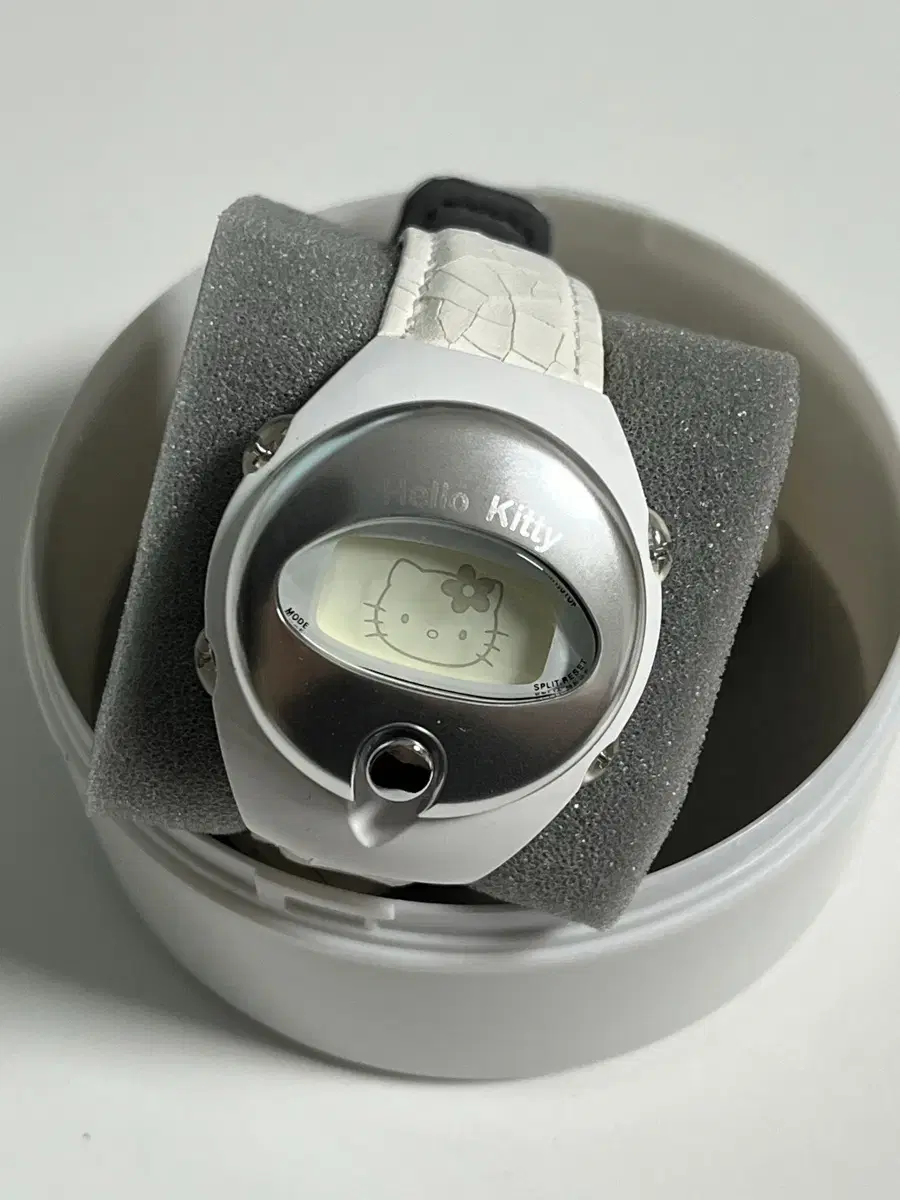 98 ALBA X kitty wristwatch