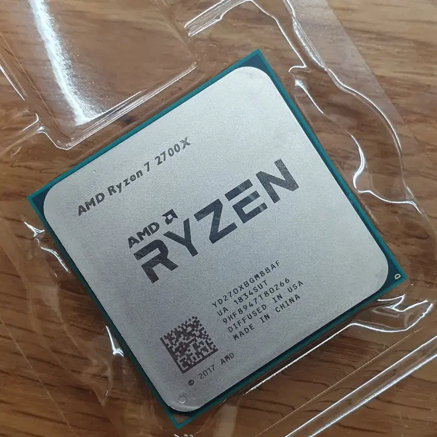 라이젠7 2700X cpu (레이스프리즘 쿨러 포함)