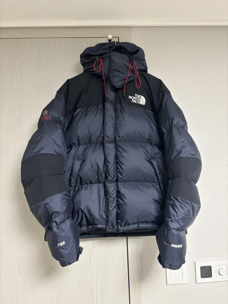 The North Face 700 Summit Windstopper Goose Padding 100-105