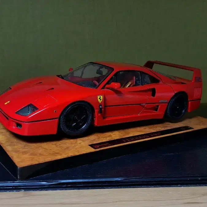 2011년형 부라고 페라리 F40 번호판 옵션가능 1:18 다이캐스트