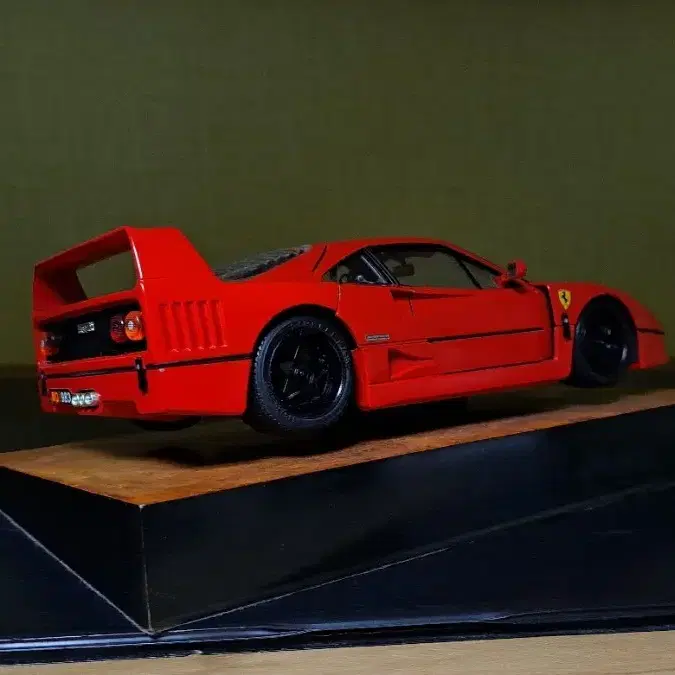 2011년형 부라고 페라리 F40 번호판 옵션가능 1:18 다이캐스트