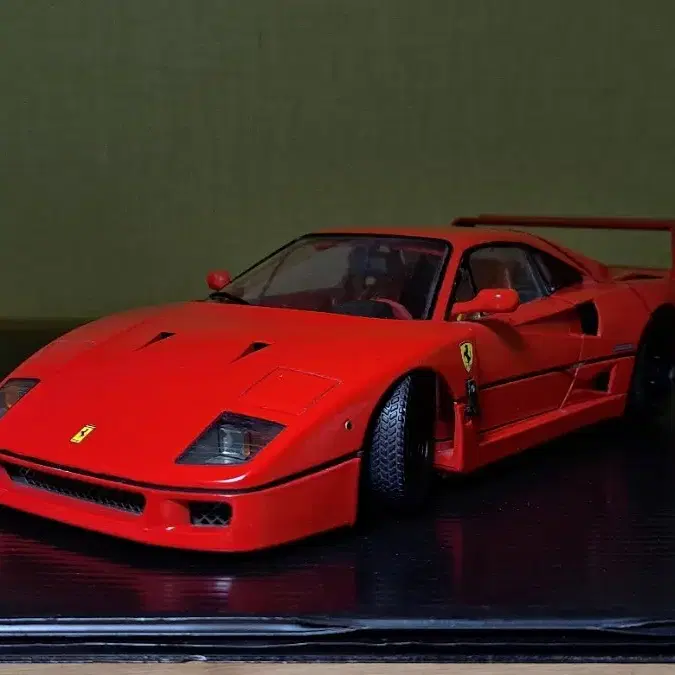 2011년형 부라고 페라리 F40 번호판 옵션가능 1:18 다이캐스트