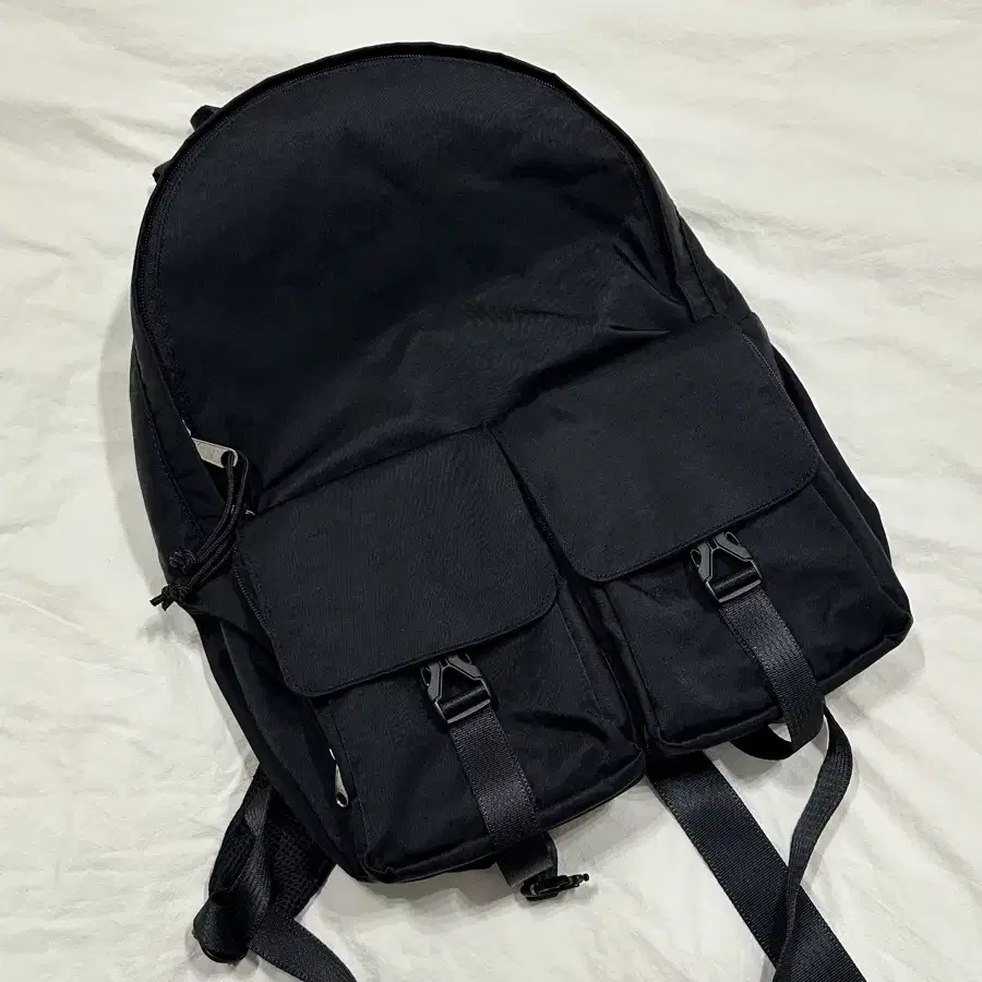 이우가마카라스 Crow Buckle Backpack(2번 착용)