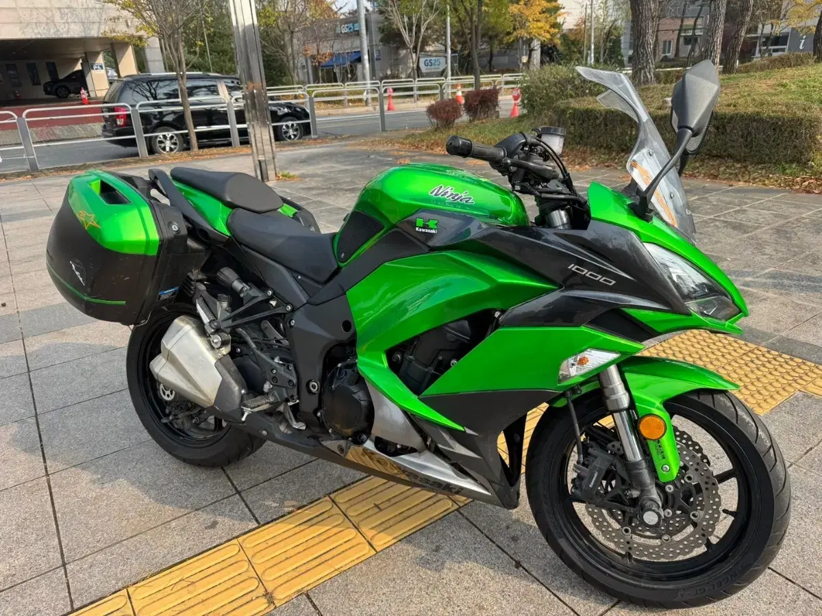 가와사키 z1000sx 18년형 abs 짧은키로수 팝니다