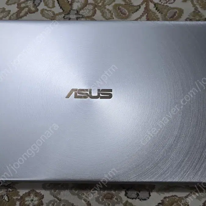 ASUS 젠북 UX434, Screen Pad (보조 모니터) 장착.