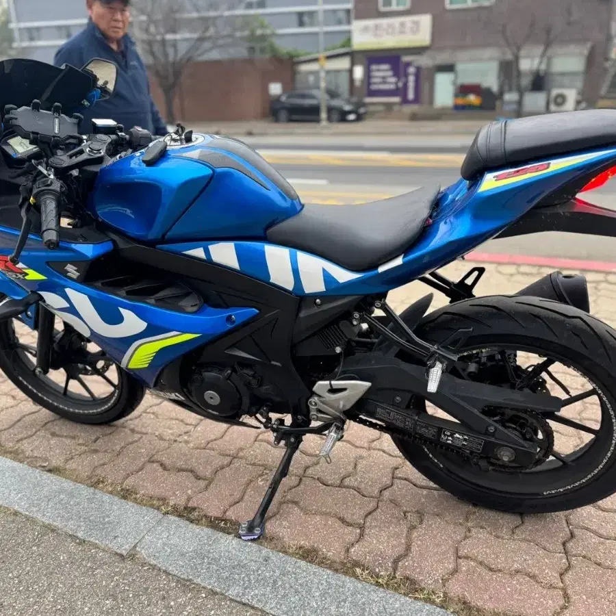 스즈키 gsx-r125 19년형 불바퀴튜닝 판매합니다