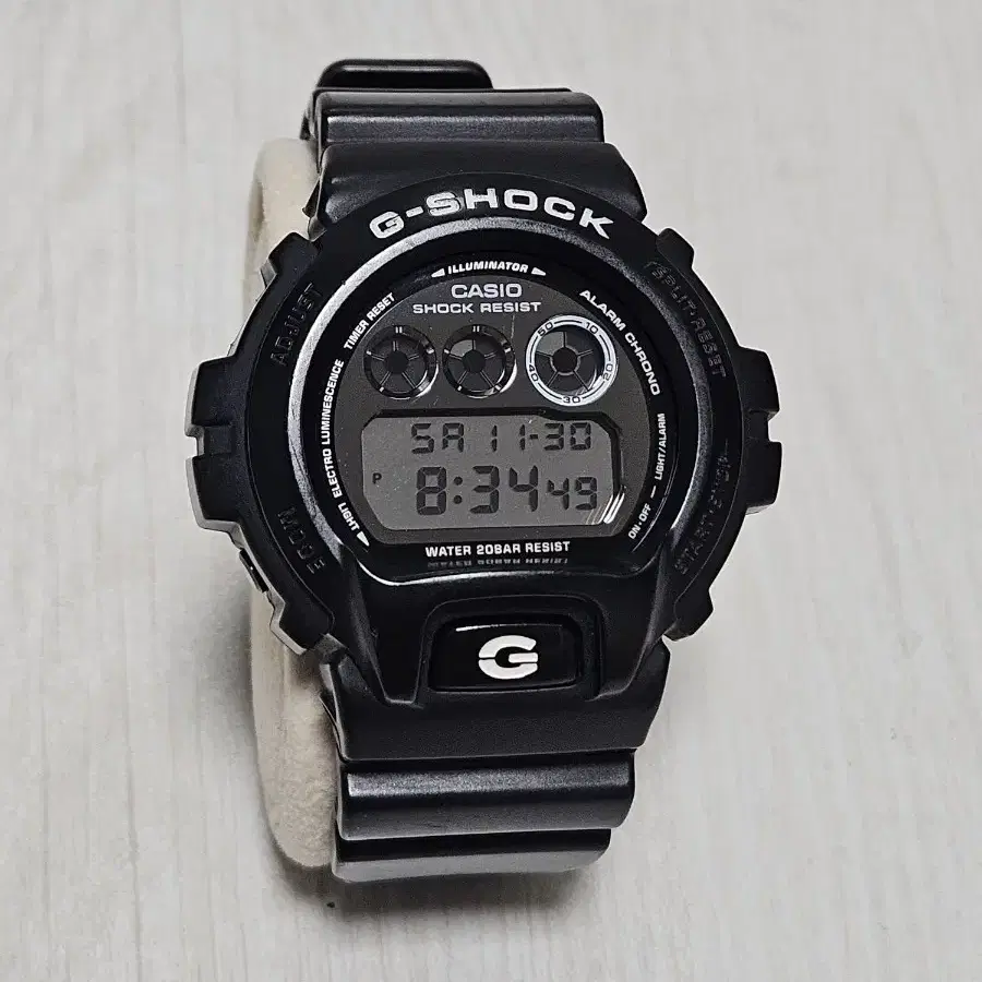 DW-6900BW