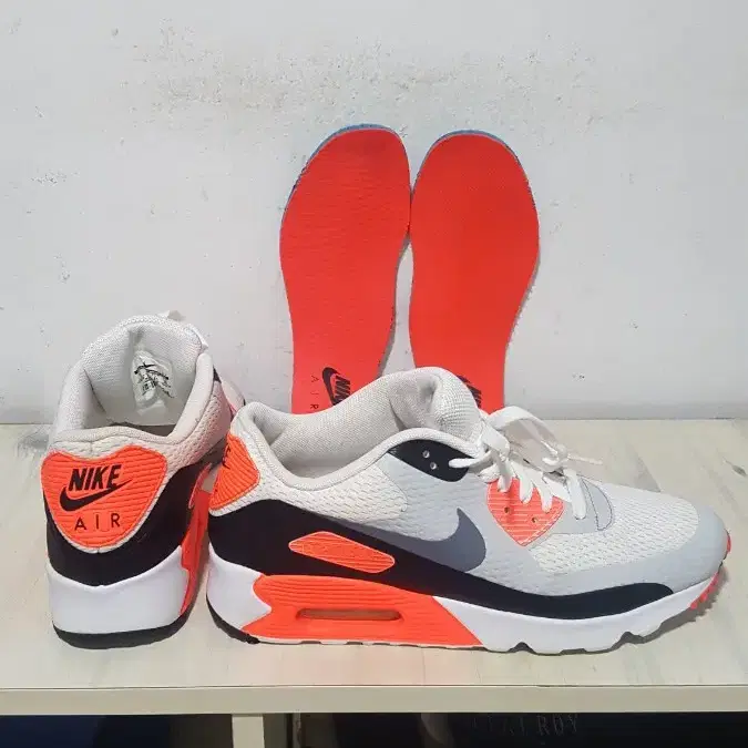 택포 255/260 A급 정품 NIKE 90 AIR-MAX 에센셜 쿠션화