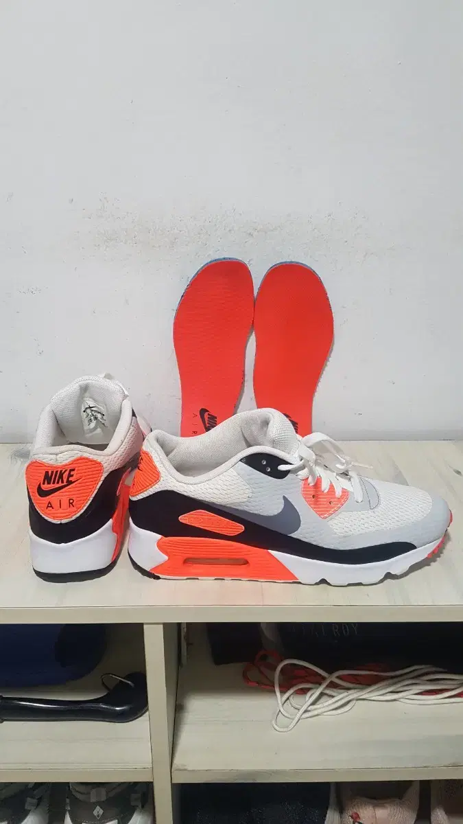 택포 255/260 A급 정품 NIKE 90 AIR-MAX 에센셜 쿠션화