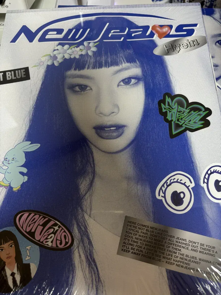 New Jeans hyein Bloo Book unsealed