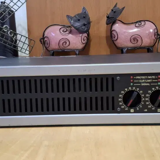 YAMAHA XM4080 POWER AMP