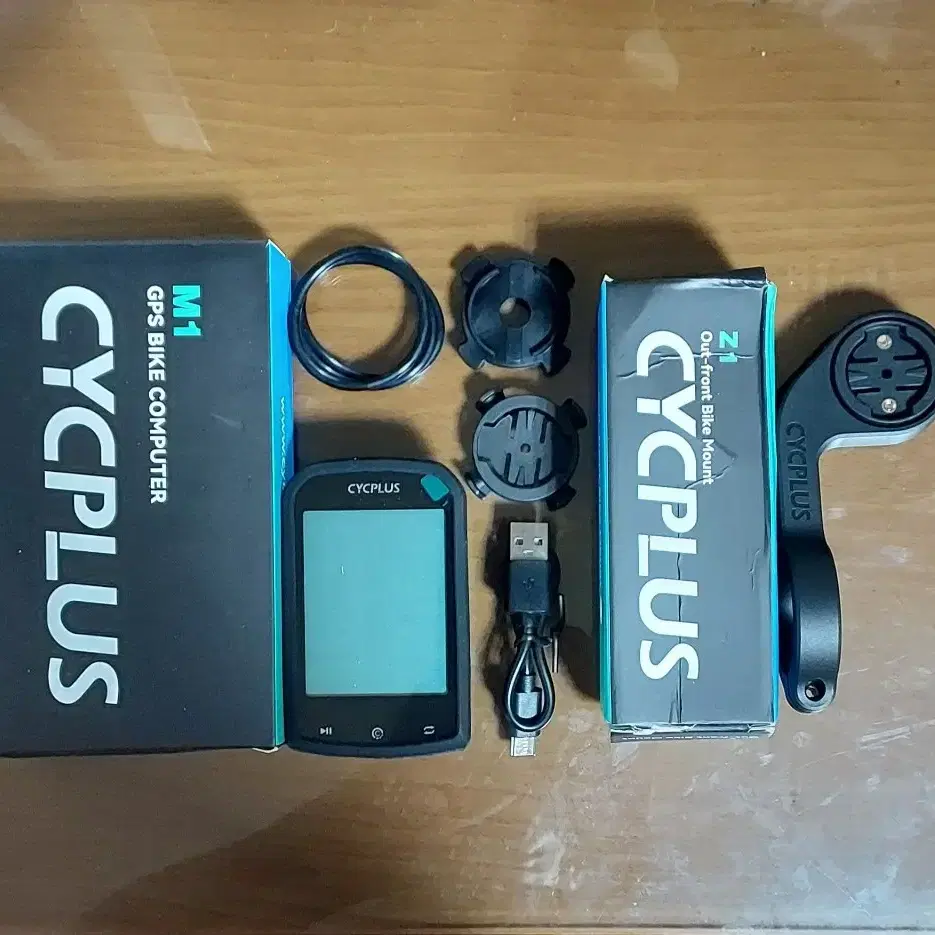 [빠른배송] 새제품 CYCPLUS M1 속도계+마운트+커버필름