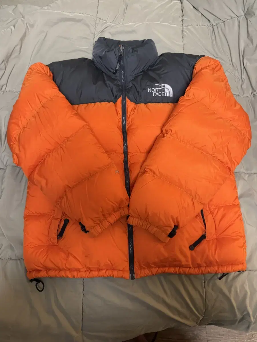 [L]00s North Fei Su Nupsi Center Logo Charcoal Power Orange