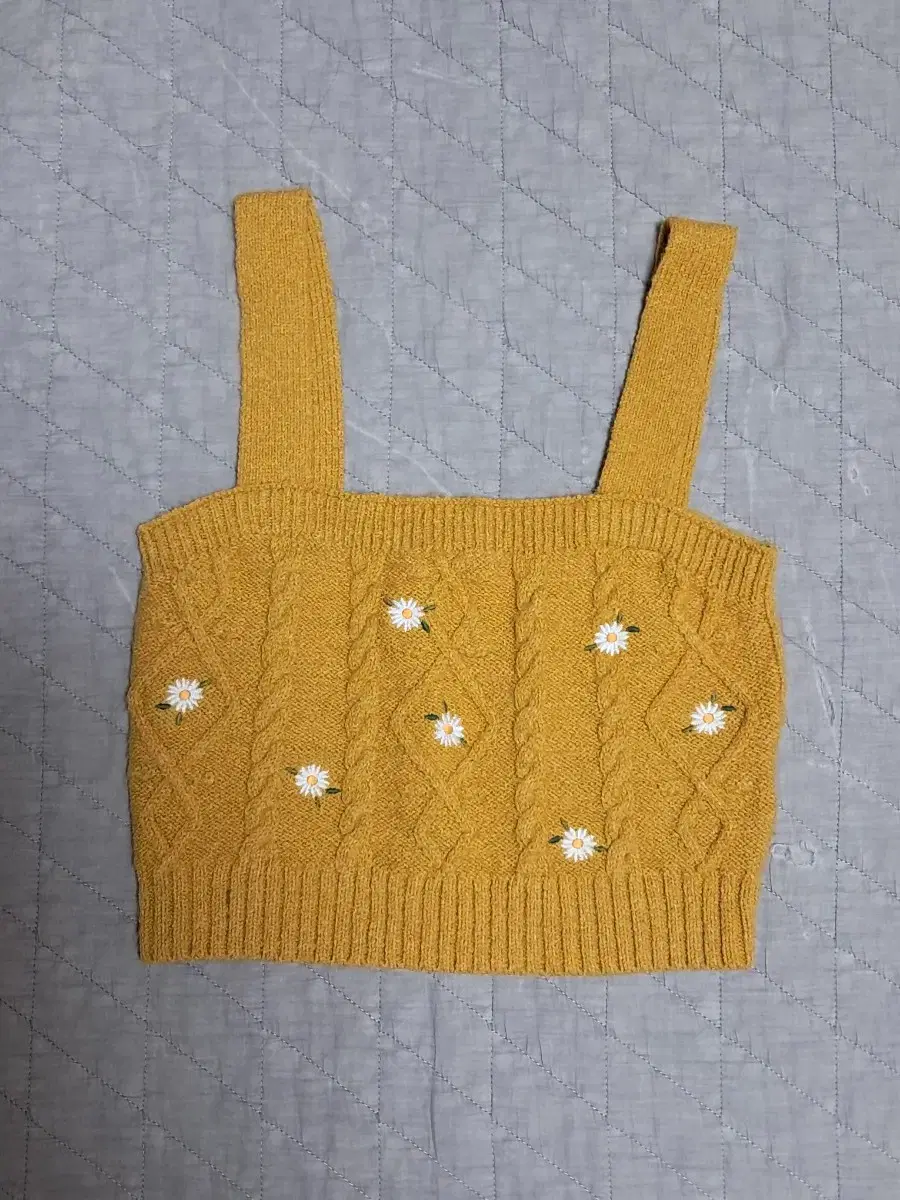 Yel yellow cropped knit bustier nasi floral zigzag abilly