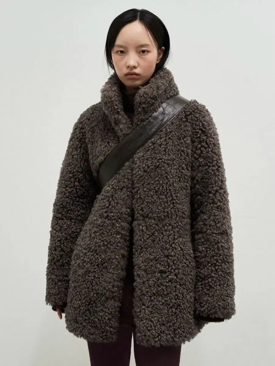 앙개 anggae Eco Shearling Half Coat