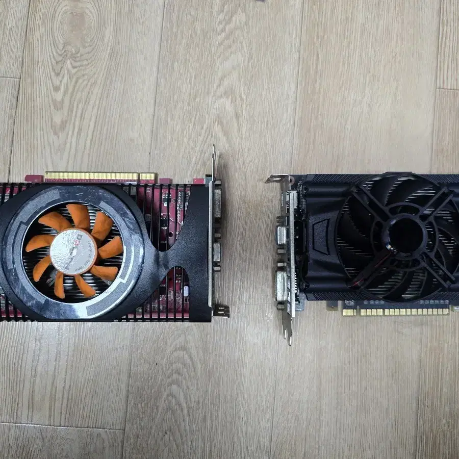 그래픽카드 gtx650. gts250 토탈 25000원