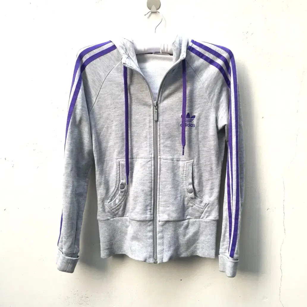 Adidas 00s vintage zip-up