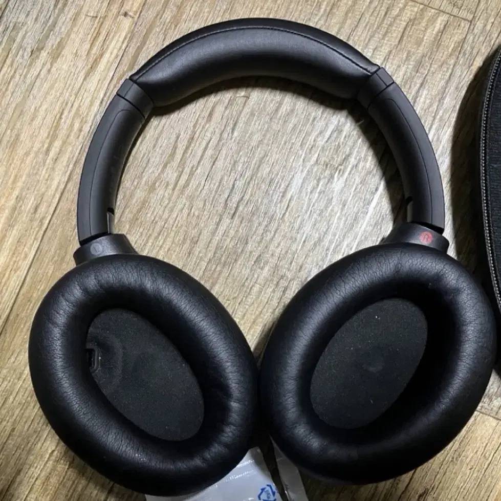 소니  SONY WH-1000XM4 판매합니다